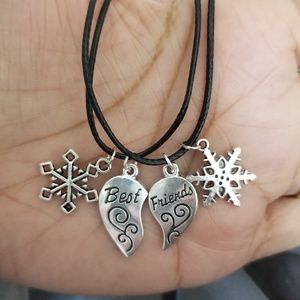 Best friend necklaces with single free pendant